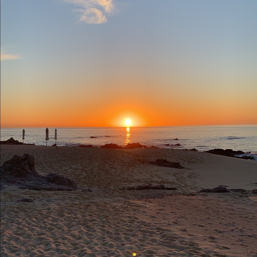 MOVING ACROSS COUNTRY TO HELP FAMILY & NEED TO SELL EVERYTHING. HAPPY SHOPPING!!